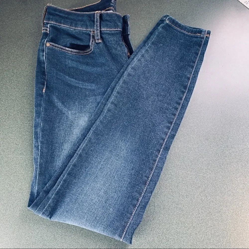A.n.a. Jeans 27/4 begging actual 27/28 stretch. - Picture 2 of 6